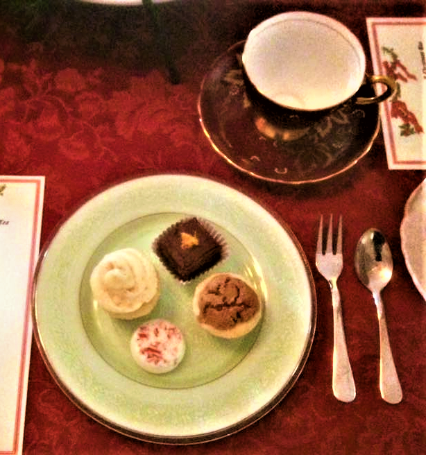 Christmas Tea Dessert plate