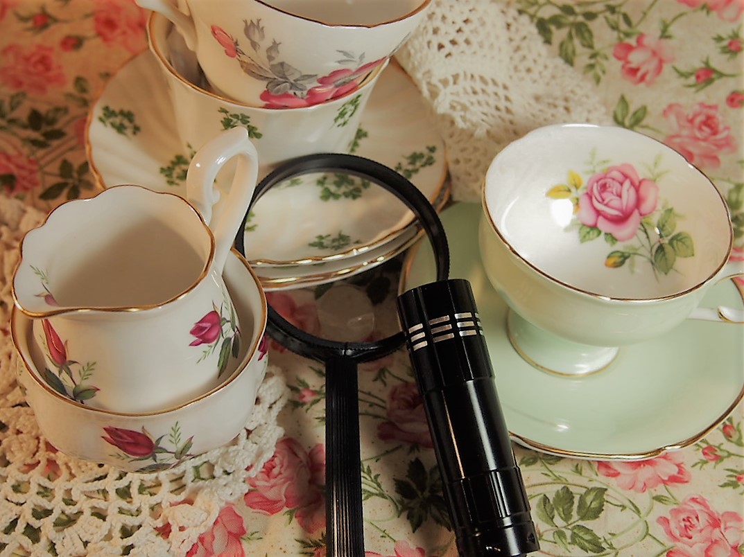 Vintage Tea Cups and China Shopping Tools
