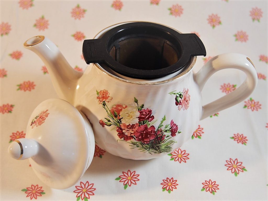 Teapot with Tea Basket Infuser in place