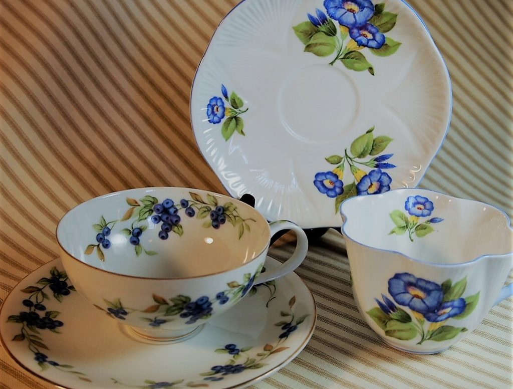 Teacups - Hidone Blueberry Japan  / Morning Glory by Shelley