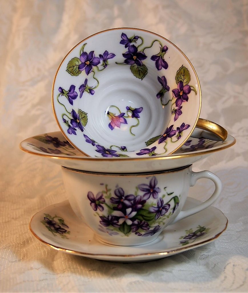 Mitterteich Bavaria violet teacup / Japanese bone china