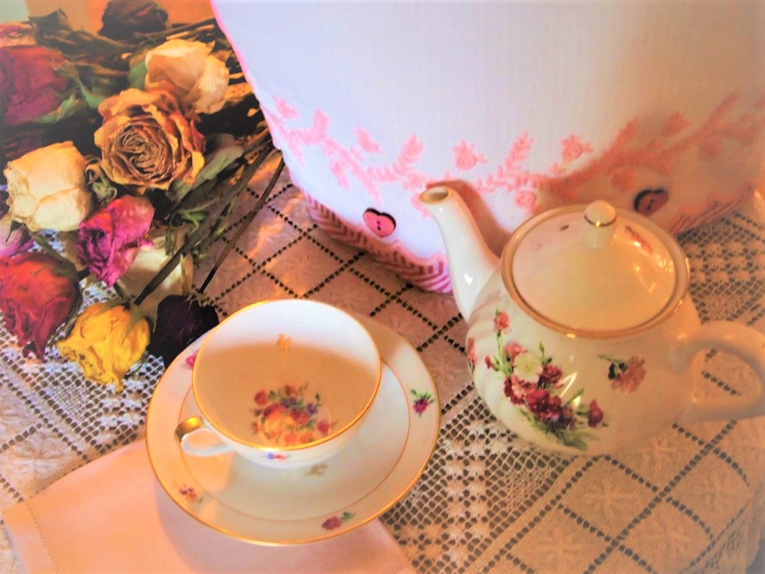 How to Care for Your Vintage China - Teacup and Teapot setting