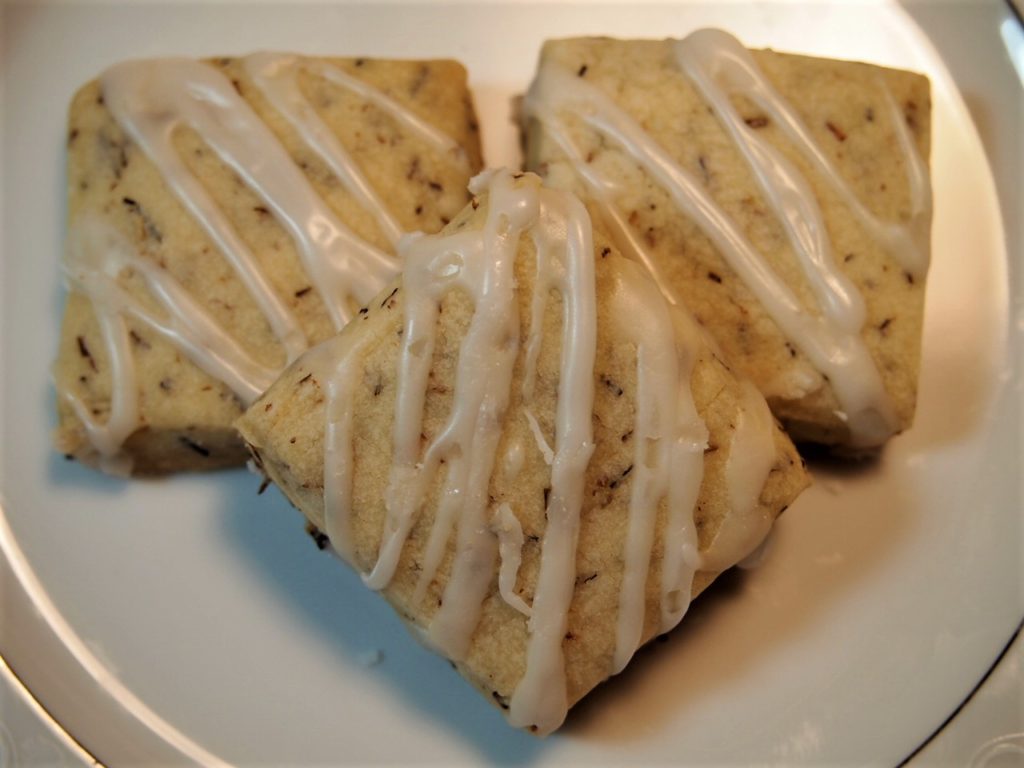 Earl Grey Rooibos Shortbread Cookies - Baking with Tea