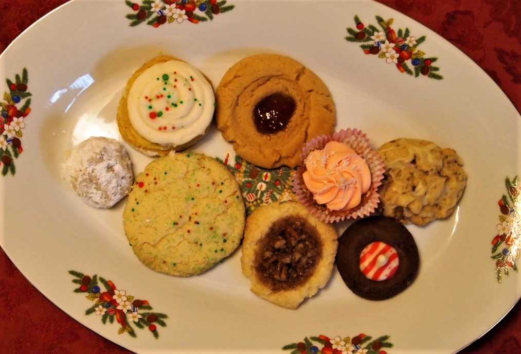 Christmas Cookie Exchange - Yes Please 2020   Plated Cookies
