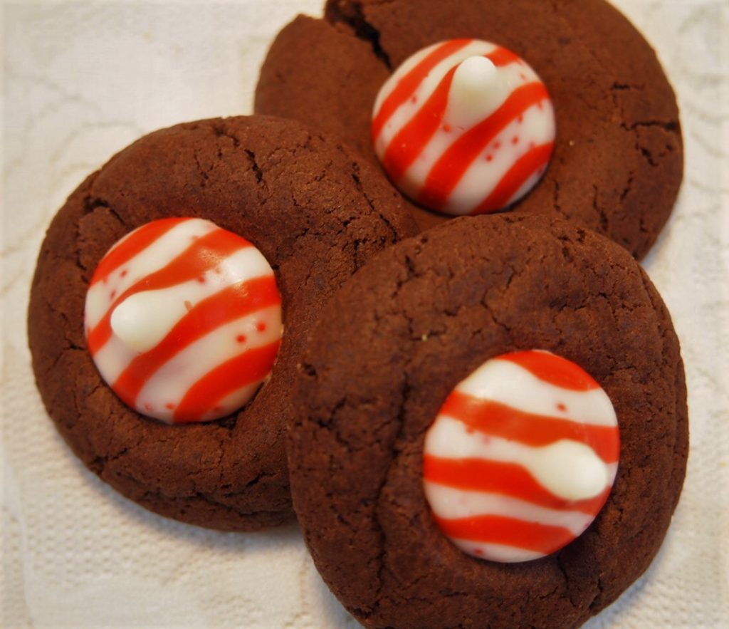 Christmas Cookie Exchange 2020 - Recipes to Enjoy.  Chocolate Peppermint Blossoms